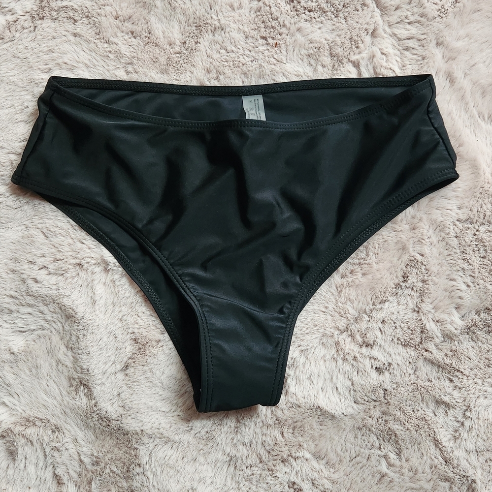 Two-Piece Bathing Suit - Picture 4 of 7